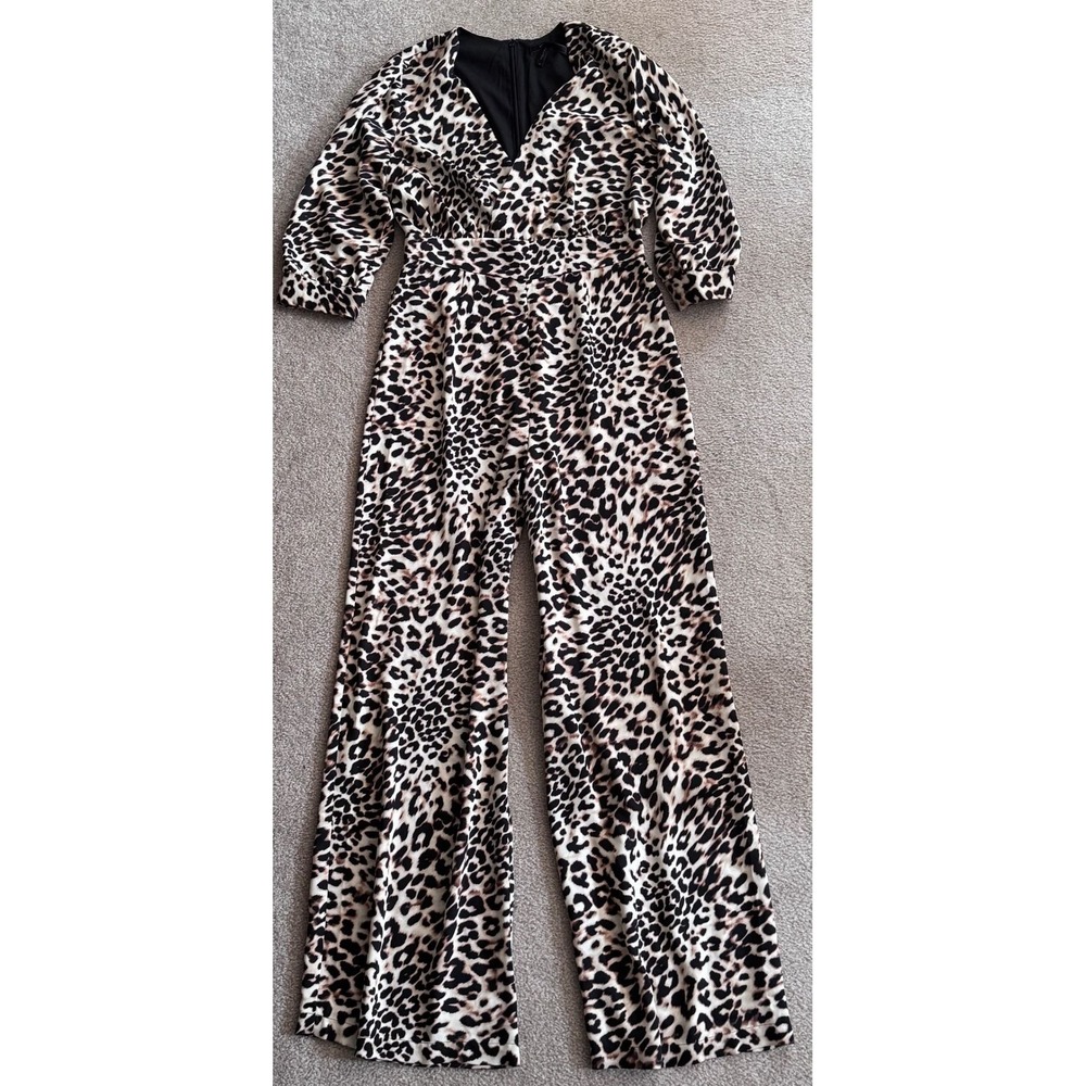 BCBGMAXAZRIA leopard print Jumpsuit with zipper detail. Size M